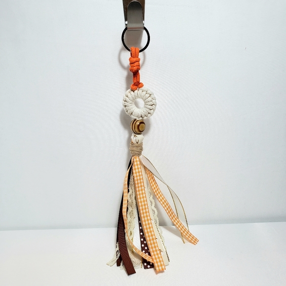 Fall Handcrafted Ribbon Keychain - Picture 3 of 8